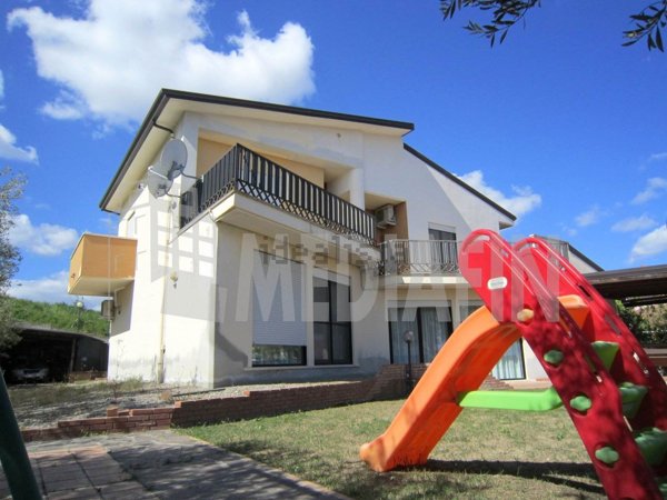 casa indipendente in vendita a Calopezzati
