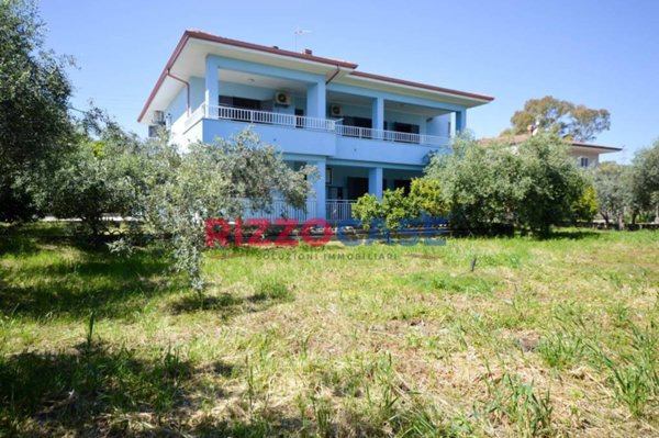 casa indipendente in vendita a Calopezzati