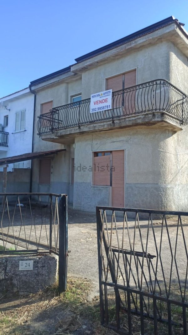 casa indipendente in vendita a Calopezzati