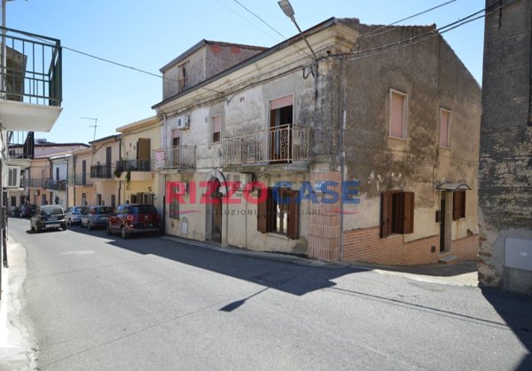 casa semindipendente in vendita a Calopezzati