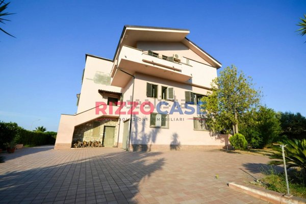 casa indipendente in vendita a Calopezzati
