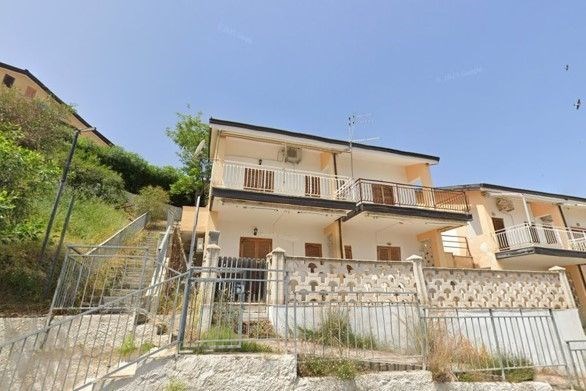 casa indipendente in vendita a Calopezzati