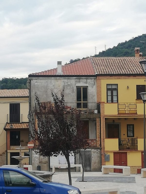 casa indipendente in vendita a Canna