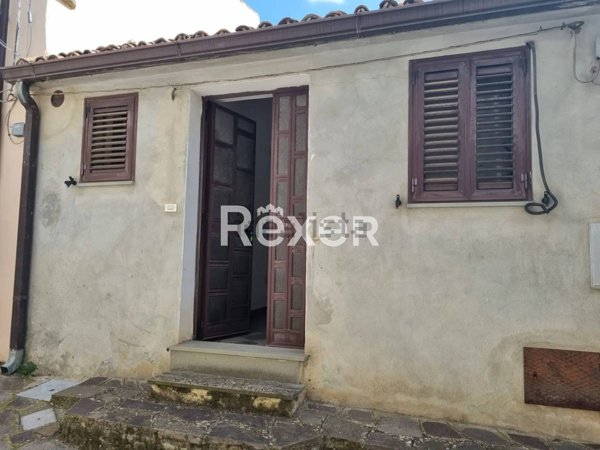 appartamento in vendita a Canna