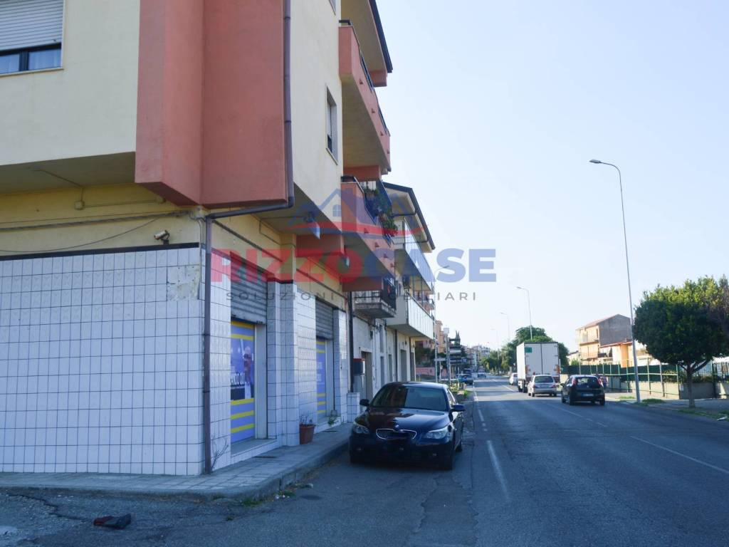 locale commerciale in vendita a Cariati