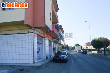 locale commerciale in vendita a Cariati