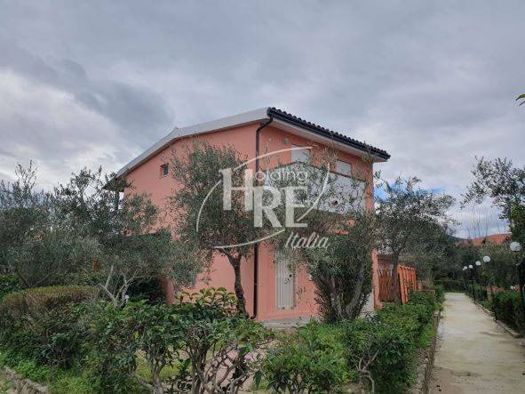 casa indipendente in vendita a Cariati