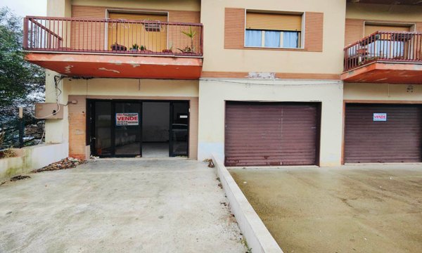 locale commerciale in vendita a Carolei in zona Vadue