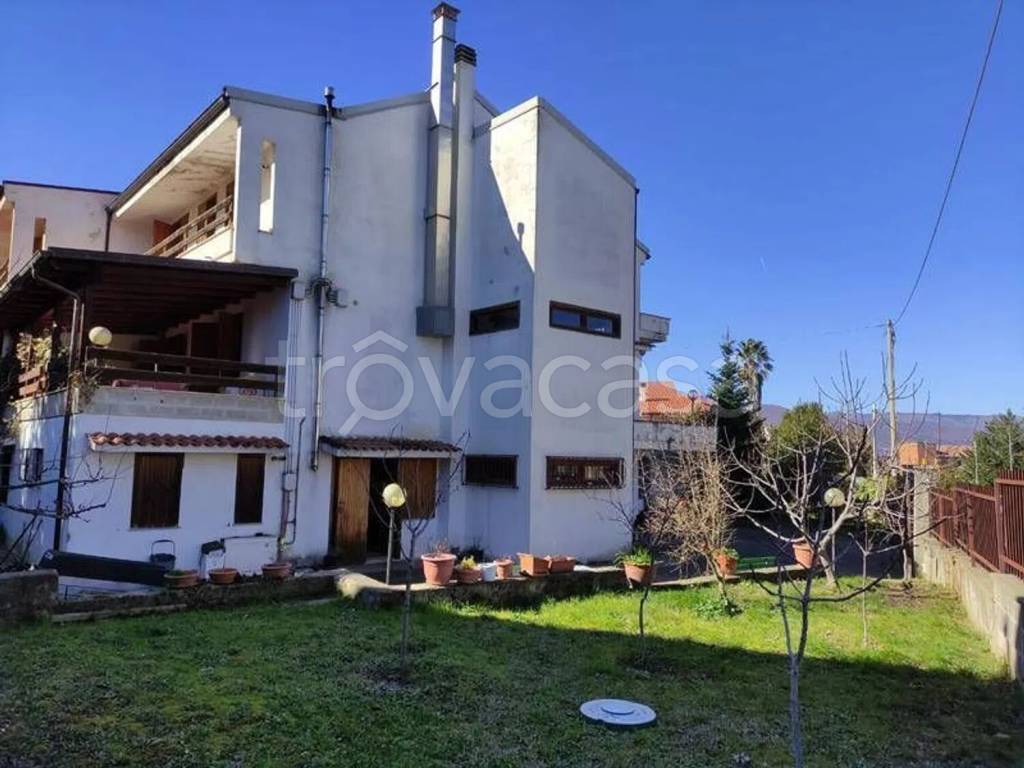 casa indipendente in vendita a Carolei in zona Vadue