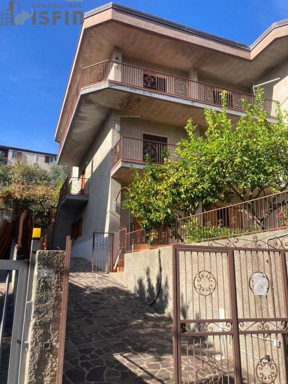 casa indipendente in vendita a Carolei in zona Vadue