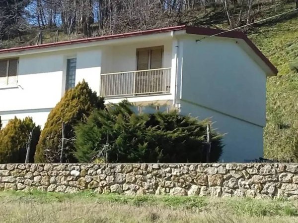casa indipendente in vendita a Carolei