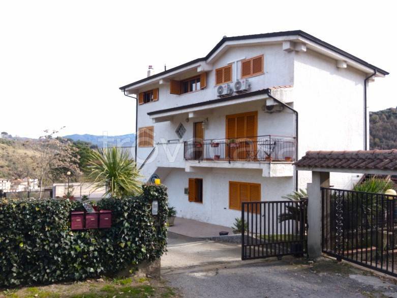 appartamento in vendita a Carolei in zona Vadue