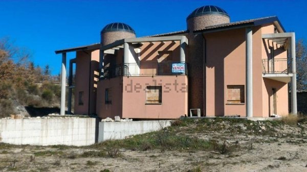 casa indipendente in vendita a Carolei