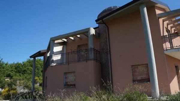 casa indipendente in vendita a Carolei