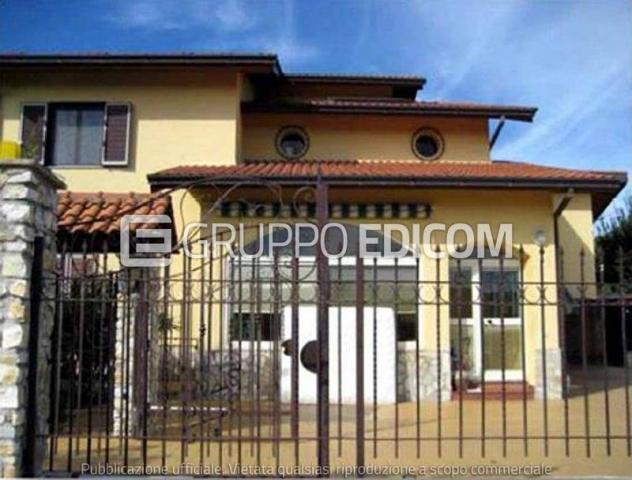 villa in vendita a Carolei