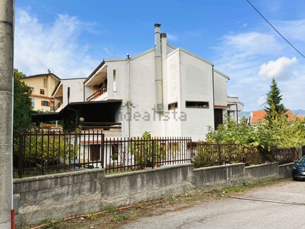 casa indipendente in vendita a Carolei in zona Vadue