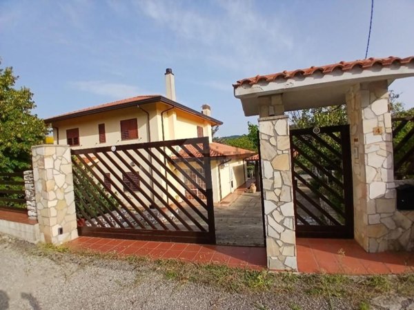 casa indipendente in vendita a Carolei in zona Monache