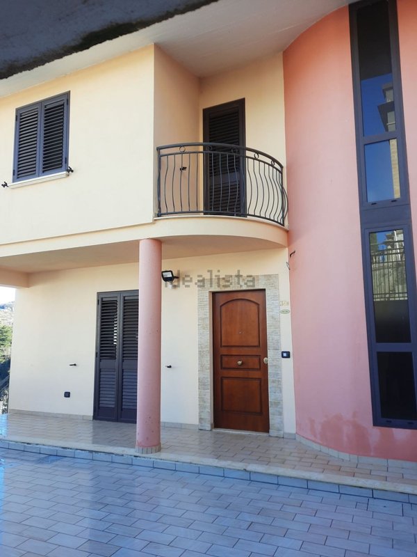 casa indipendente in vendita a Carolei