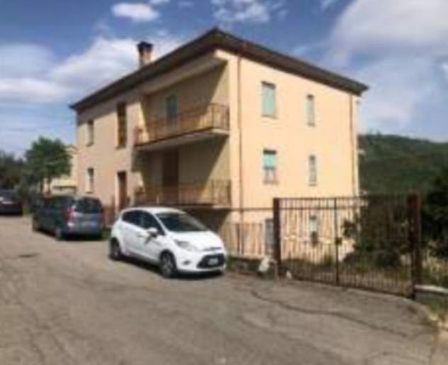 locale di sgombero in vendita a Carolei