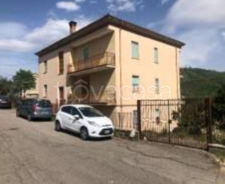 locale di sgombero in vendita a Carolei