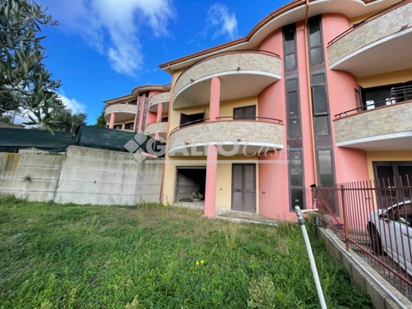 casa indipendente in vendita a Carolei