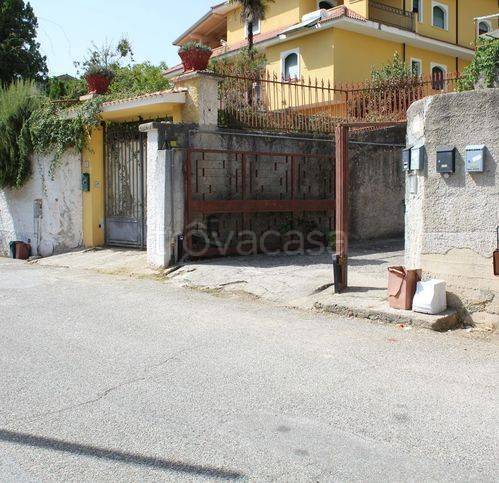 appartamento in vendita a Carolei in zona Vadue