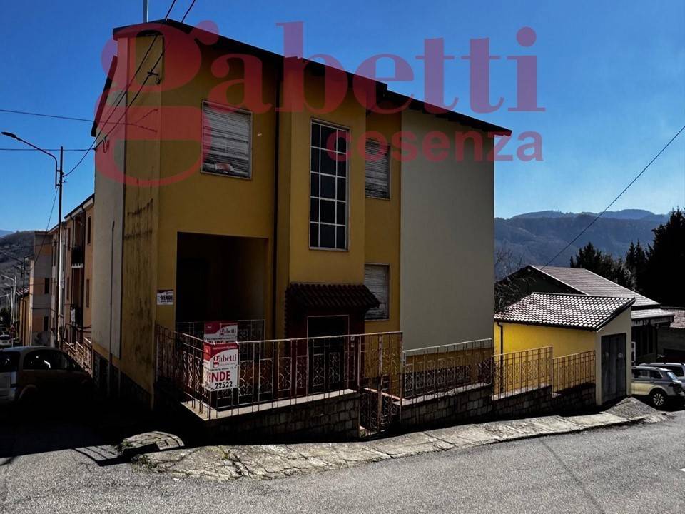 intera palazzina in vendita a Carolei