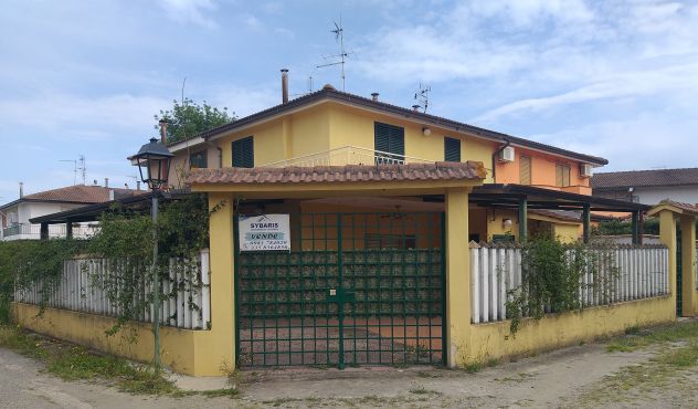 casa indipendente in vendita a Cassano all'Ionio