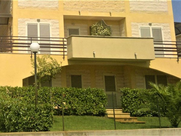 casa indipendente in vendita a Cassano all'Ionio