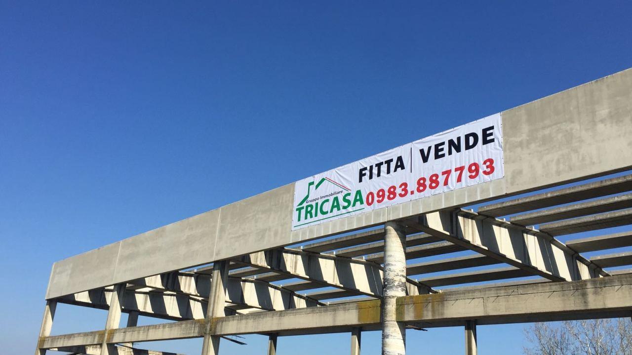 locale commerciale in vendita a Cassano all'Ionio