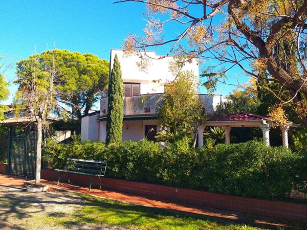 casa indipendente in vendita a Cassano all'Ionio