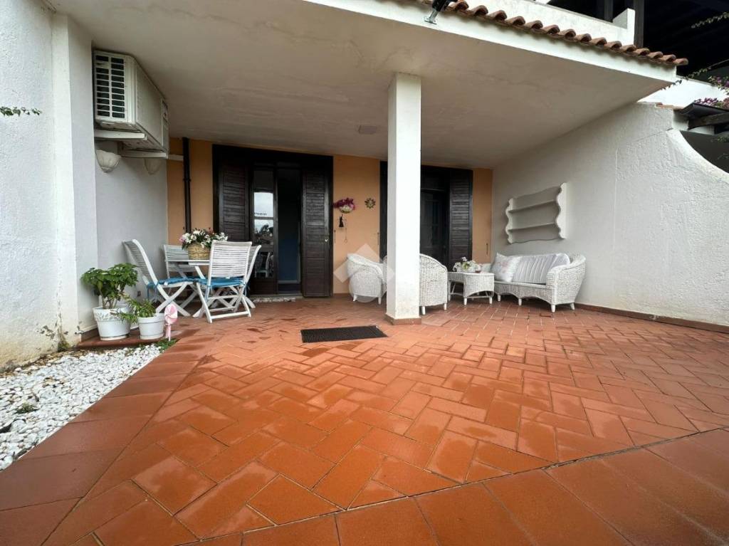 casa indipendente in vendita a Cassano all'Ionio