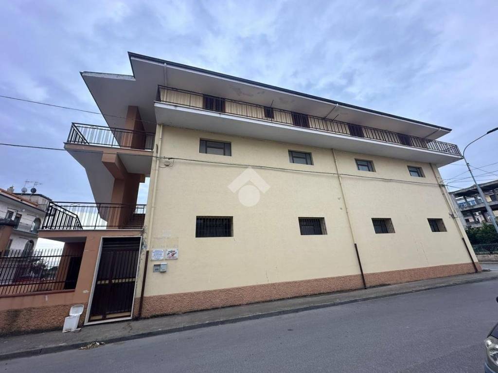 locale commerciale in vendita a Cassano all'Ionio