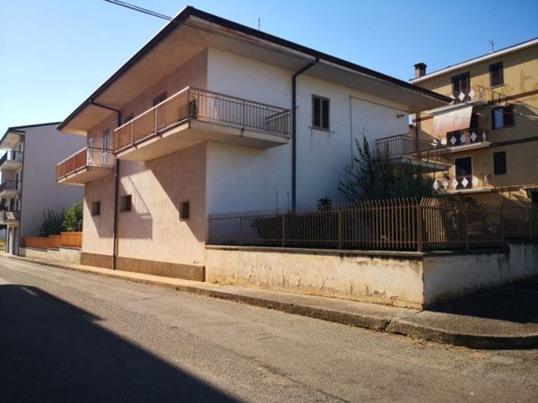 casa indipendente in vendita a Cassano all'Ionio