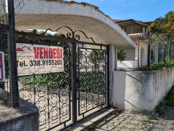 casa indipendente in vendita a Cassano all'Ionio