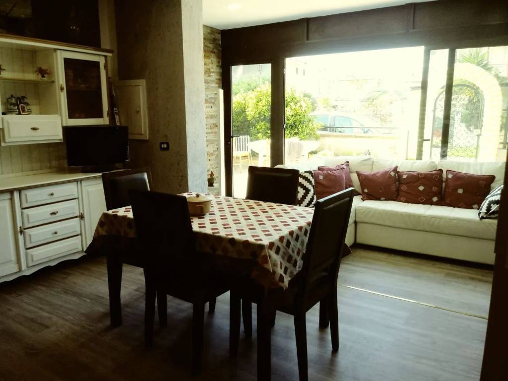 casa indipendente in vendita a Cassano all'Ionio