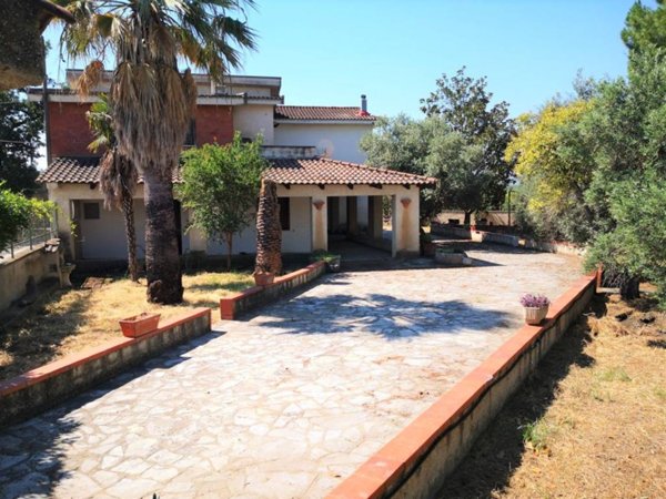 casa indipendente in vendita a Cassano all'Ionio