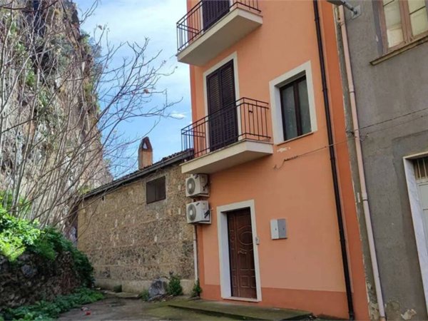 casa indipendente in vendita a Cassano all'Ionio