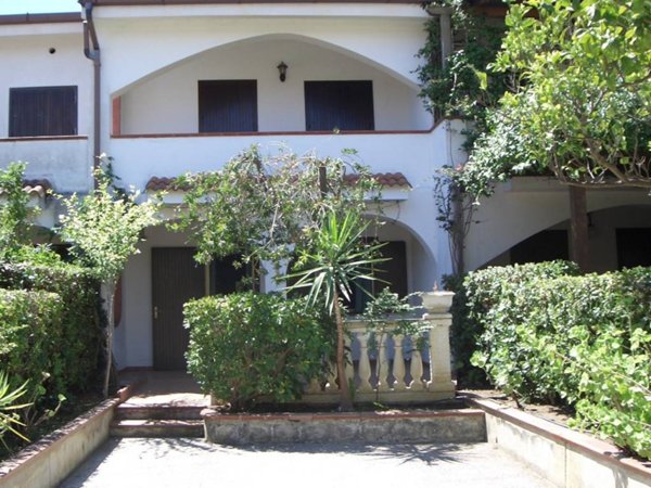 casa indipendente in vendita a Cassano all'Ionio