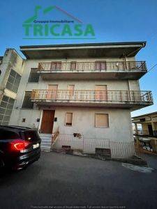 casa indipendente in vendita a Cassano all'Ionio
