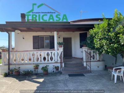 casa indipendente in vendita a Cassano all'Ionio