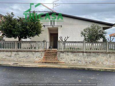 casa indipendente in vendita a Cassano all'Ionio