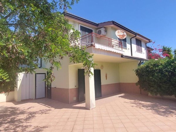 casa indipendente in vendita a Cassano all'Ionio