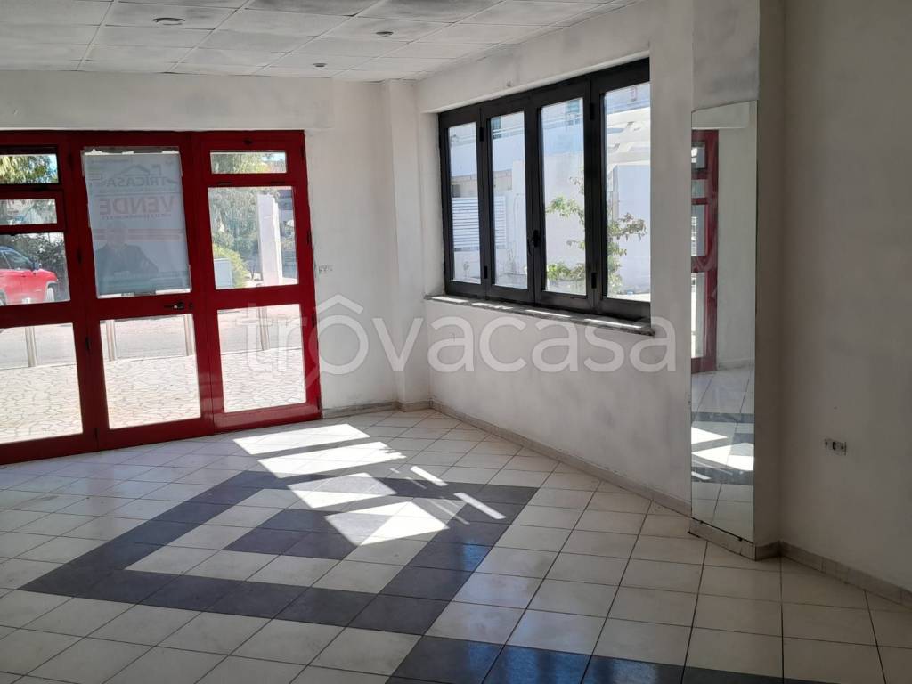 negozio in vendita a Cassano all'Ionio