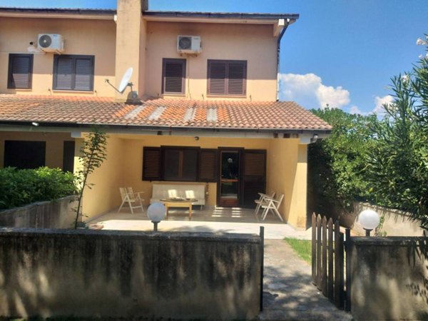 casa indipendente in vendita a Cassano all'Ionio