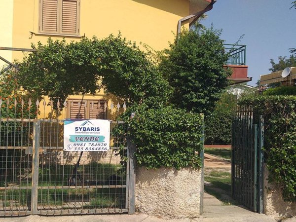 casa indipendente in vendita a Cassano all'Ionio