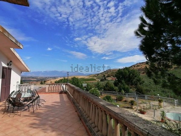 negozio in vendita a Cassano all'Ionio