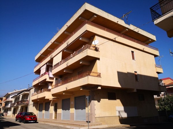 locale commerciale in vendita a Cassano all'Ionio