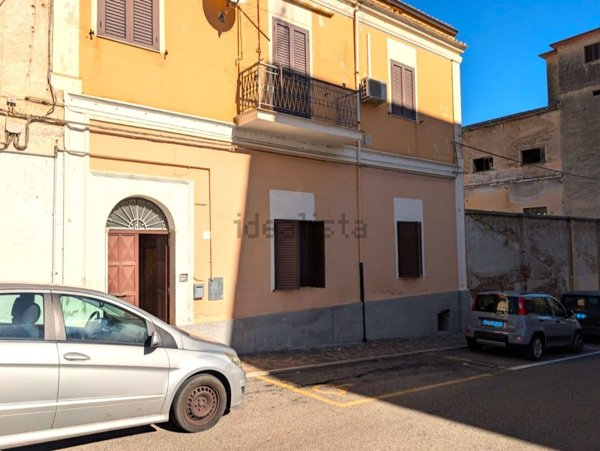 casa indipendente in vendita a Cassano all'Ionio