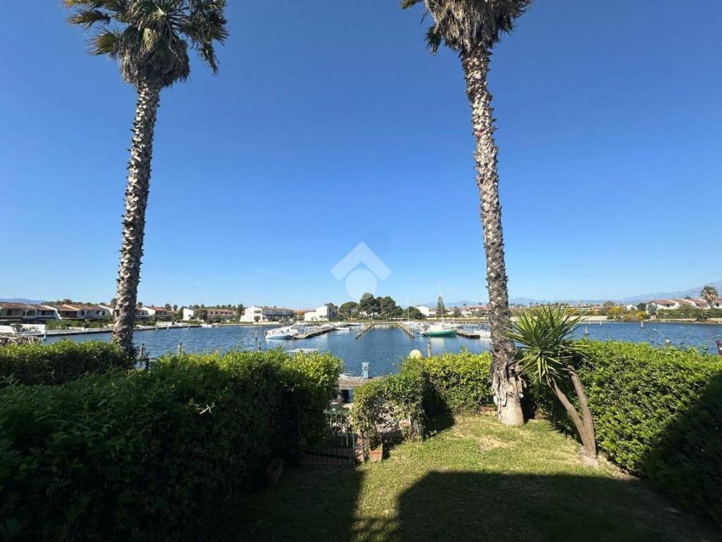 casa indipendente in vendita a Cassano all'Ionio